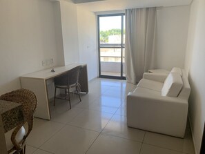 Apartment | Living area | 32-inch TV with cable channels - Flat Marinas Cabo Branco (Jo ão Pessoa)