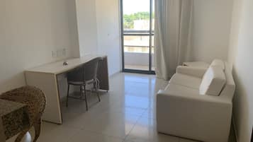 32–tuumainen televisio, jossa kaapelikanavat