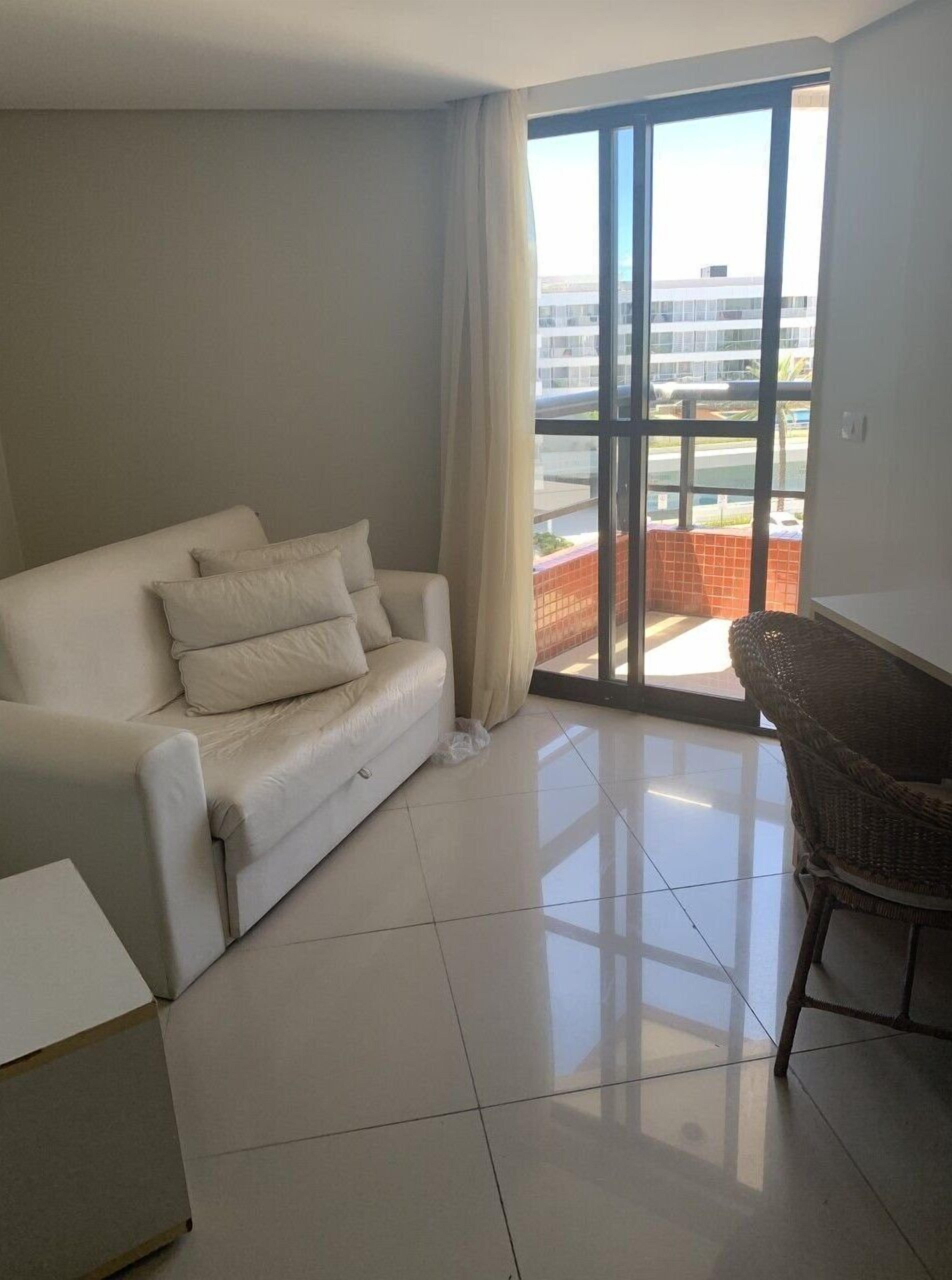 Estúdio clássico | Área de estar | TV 32 polegadas com canais a cabo