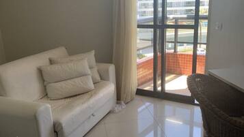 Apartment | Living area | 32-inch TV with cable channels