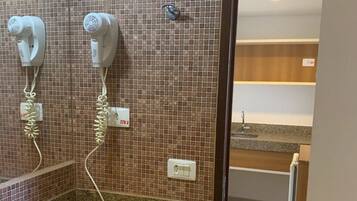 Apartment | Bathroom | Shower, towels, toilet paper