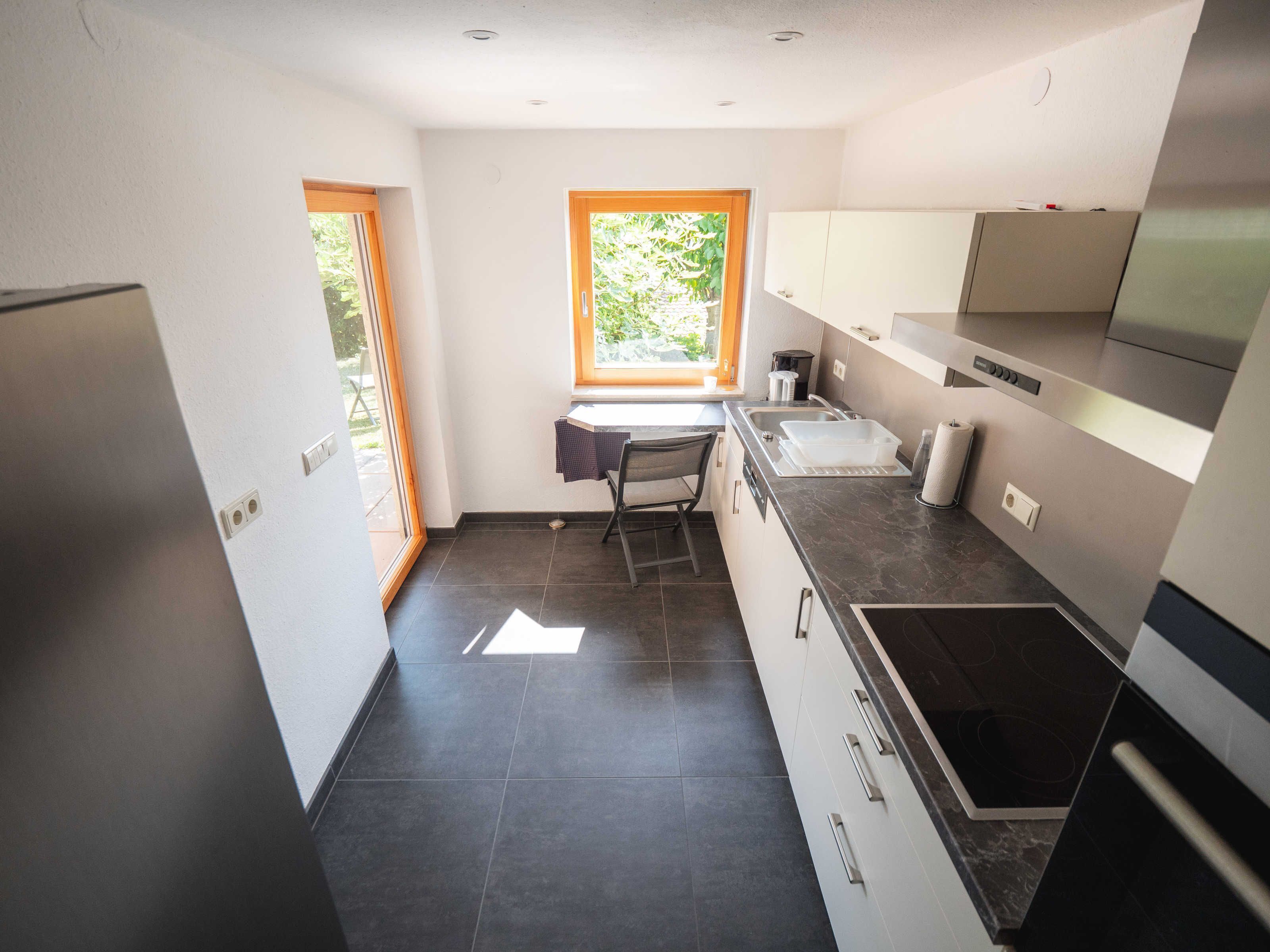 Kühlschrank, Mikrowelle, Ofen, Geschirrspüler