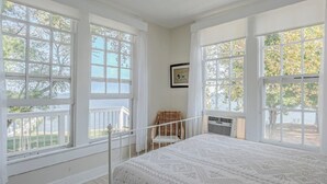 Unclassified image, 3 of 63, button - Wades Point Inn (McDaniel)