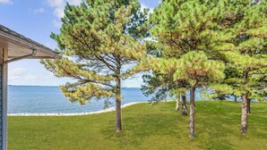 Unclassified image, 5 of 63, button - Wades Point Inn (McDaniel)