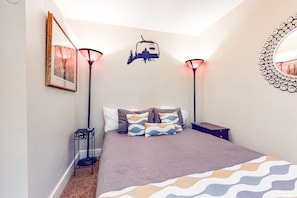WiFi, bed sheets