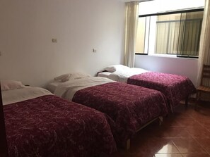 Phòng 3 Deluxe | Màn/rèm cản sáng, truy cập Internet không dây miễn phí 