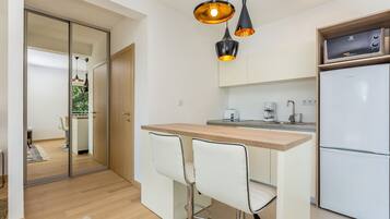 Villa de lujo, 5 habitaciones, alberca privada, vista al mar | Cocina privada | Refrigerador con congelador, microondas, horno y parrilla de estufa