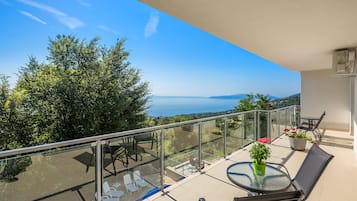 Villa de lujo, 5 habitaciones, alberca privada, vista al mar | Vista del balcón