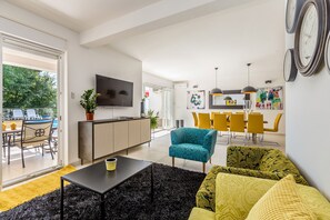Luxury Villa, 5 Bedrooms, Private Pool, Sea View | Living room | Flat-screen TV - Villa Sv. Josip (Opatija)