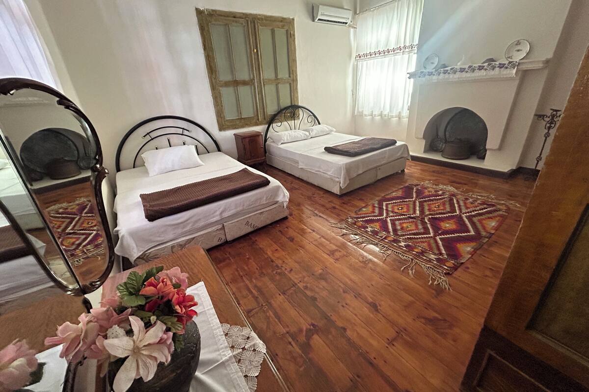 quadruple room | 1 bedroom, free wifi, bed sheets