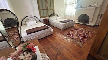 Vierbettzimmer | Kostenloses WLAN, Bettwäsche