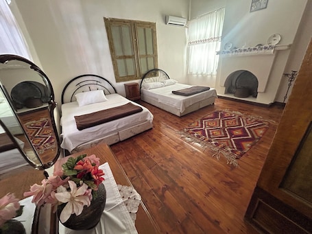 Quarto quádruplo | Wi-Fi de cortesia, roupa de cama. Bayraktar Konagi