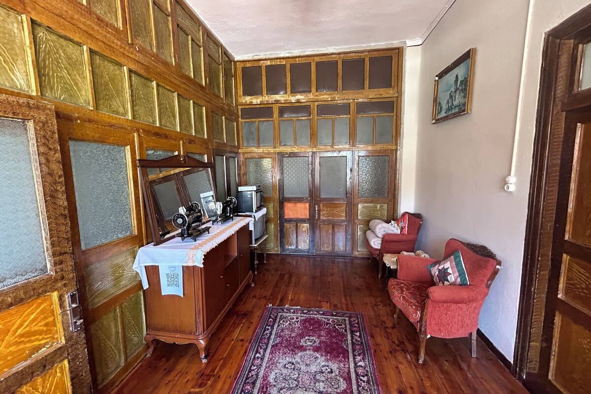 quadruple room | living area