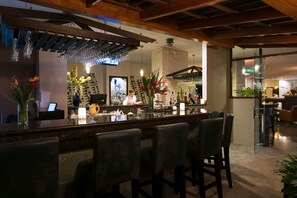 Bar (en el alojamiento)