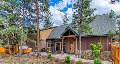 Downtown Sisters kotiin w / yksityinen kylpytynnyri & aidattu piha - koirat tervetulleita!