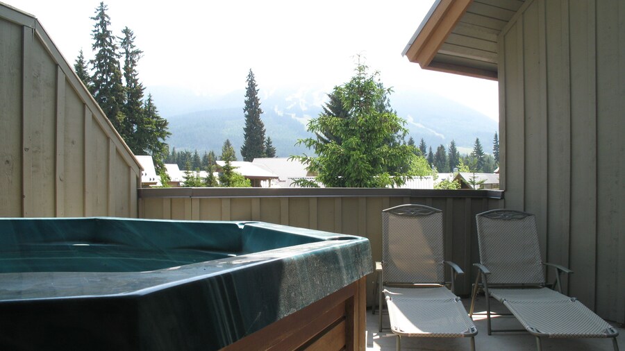 Glacier's Reach by Whistler Retreats