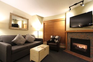 Flat-screen TV, fireplace
