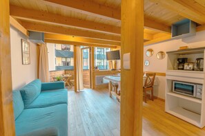 TV - Résidence Grand Roc - Campanules 322, Argentière (Chamonix), France (Argentière (Chamonix))
