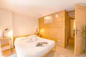 2 bedrooms, iron/ironing board, free WiFi, bed sheets - Résidence Grand Roc - Campanules 322, Argentière (Chamonix), France (Argentière (Chamonix))