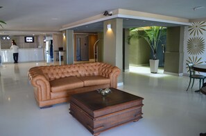 Lobby sitting area - Beira Mar Hotel (Aracaju)