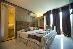 Standard Double Room | Blackout drapes, iron/ironing board, bed sheets - Beira Mar Hotel (Aracaju)