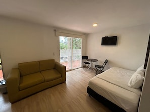 Master Suite | Ruang tamu | 32 inci televisyen dengan satelit