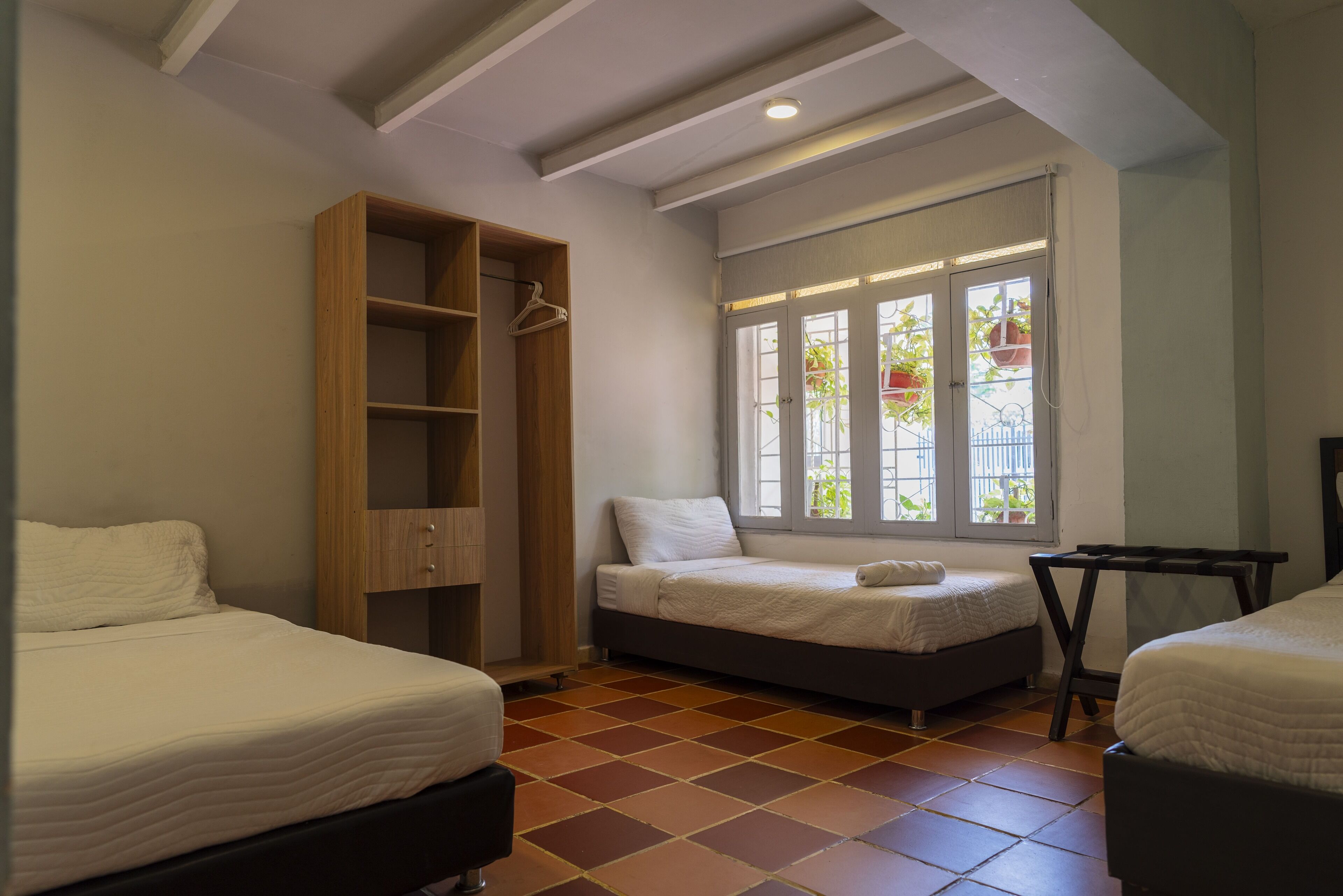 Quadruple Family Room | Colchones Tempur-Pedic, caja fuerte, decoración individual