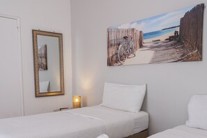 Habitación Deluxe | Colchones Tempur-Pedic, caja fuerte, decoración individual