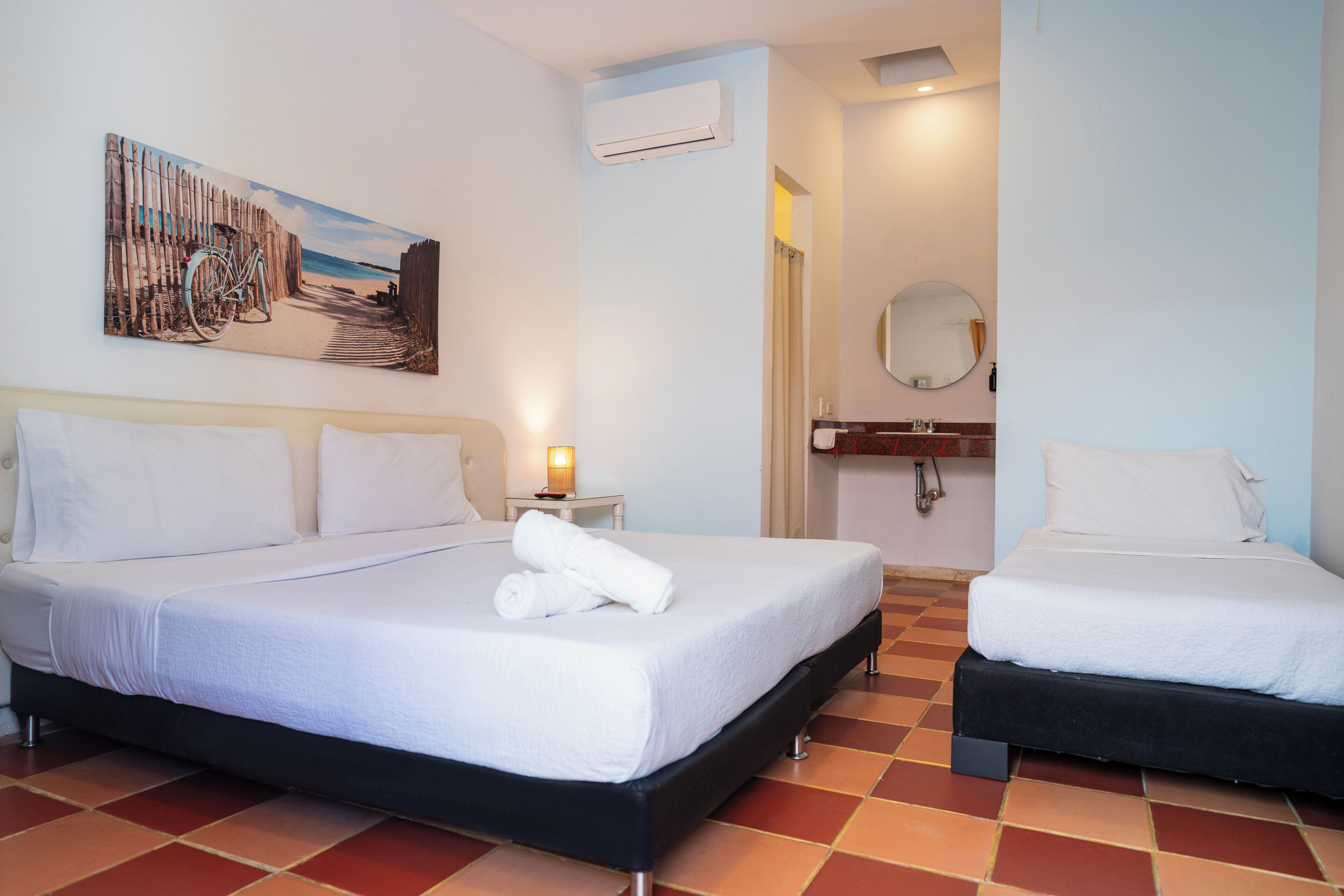 Deluxe-Zimmer | Tempur-Pedic-Betten, Zimmersafe, individuell dekoriert