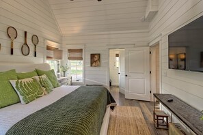 2 bedrooms, iron/ironing board, free WiFi, bed sheets - Sweet Tea Cottage at Julep Farms (Dillard)