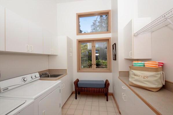 Apartment, Multiple Beds (261 - Orca Ridge on Resort Road) | Laundry - 261 - Orca Ridge on Resort Road (Greenbank)