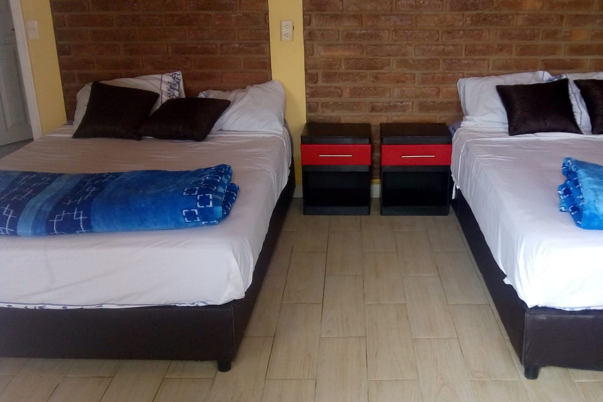Basic Cabin | 10 bedrooms, laptop workspace, free WiFi