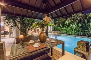 Deluxe Villa, 2 Bedrooms, Non Smoking, Pool View | In-room dining