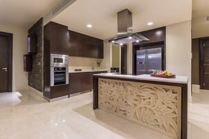 华丽别墅, 2 间卧室, 无烟房, 泳池景观 | 私人厨房 | 炉灶、烤面包机、搅拌机、咖啡研磨机