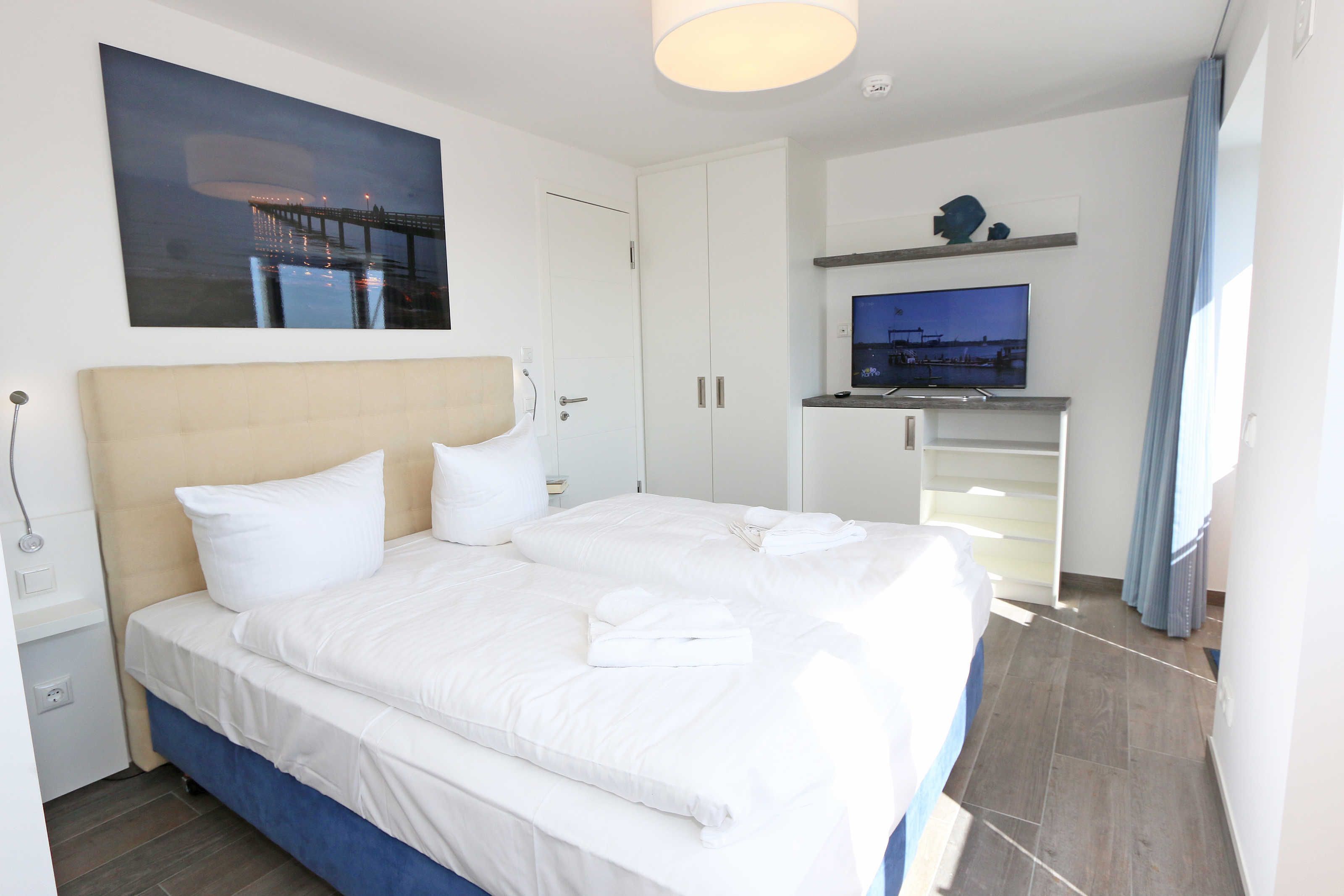 2 bedrooms, iron/ironing board, WiFi