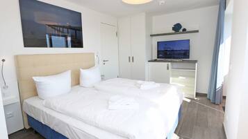 2 bedrooms, iron/ironing board, WiFi