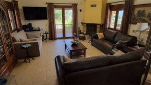 Smart TV, fireplace, DVD player, stereo - Relaxation & Privacy (Kalamitsi Amigdali)
