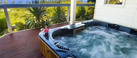 Outdoor spa tub