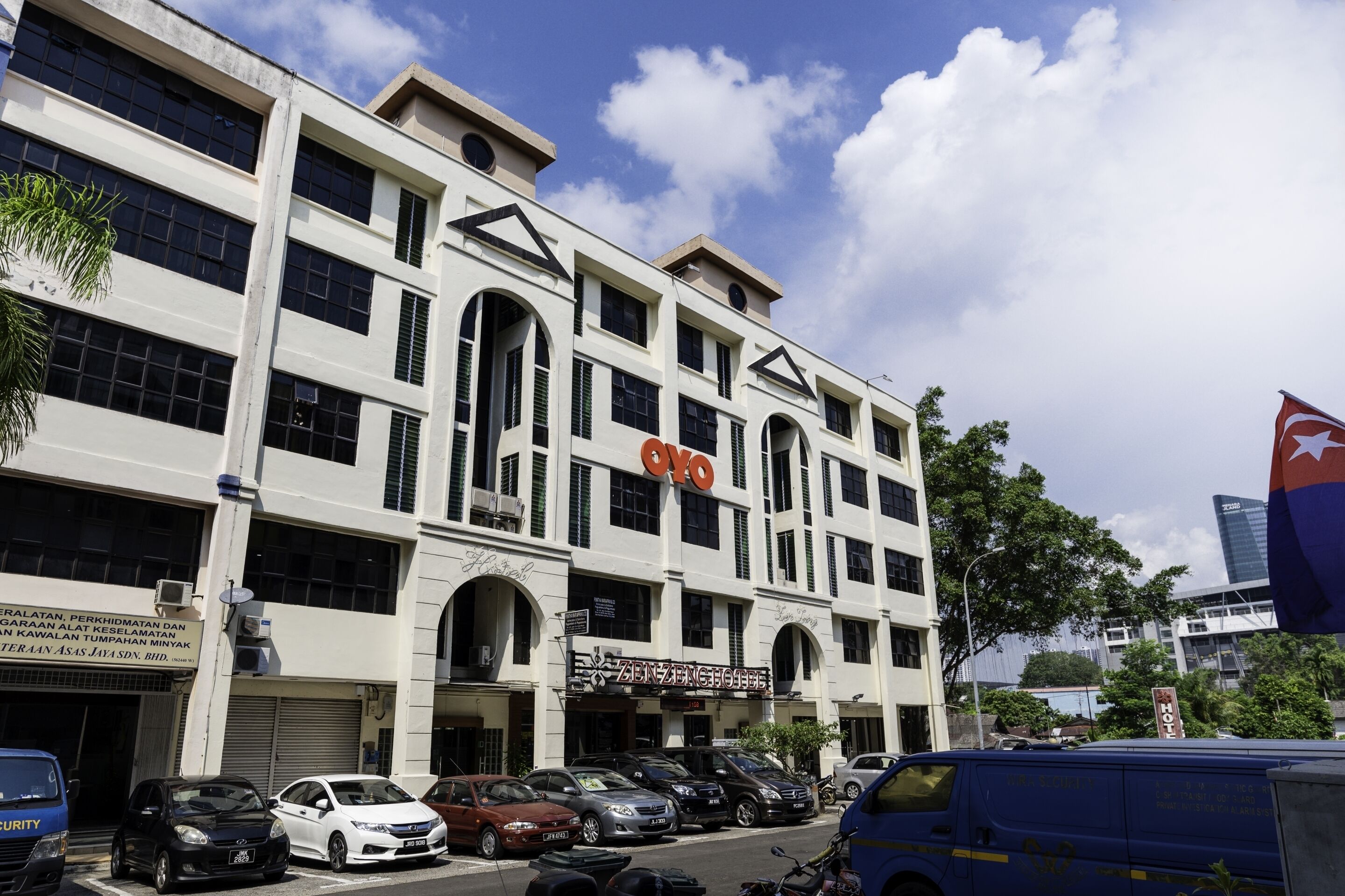 Photo - OYO 1230 Zen Zeng Budget Hotel