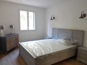 3 makuuhuonetta, silitysrauta/-lauta, Wi-Fi