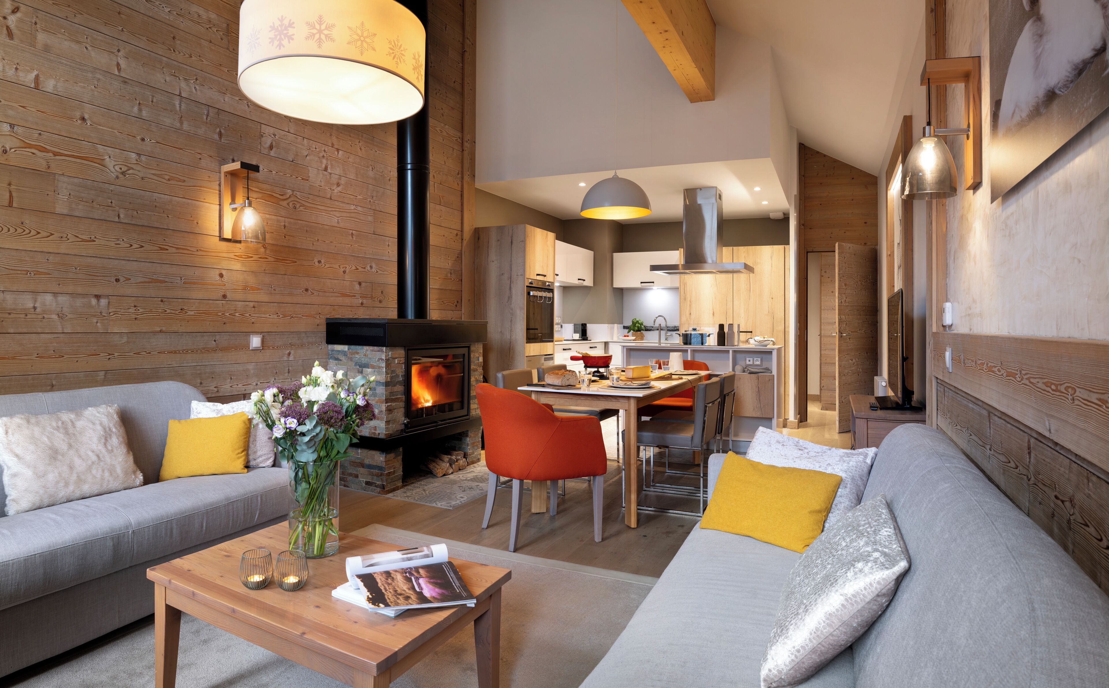 Appartement 8 personnes - 3 chambres - Sauna - Baignoire balnéo - Cheminée - 95 m² | Wohnbereich | Flachbildfernseher