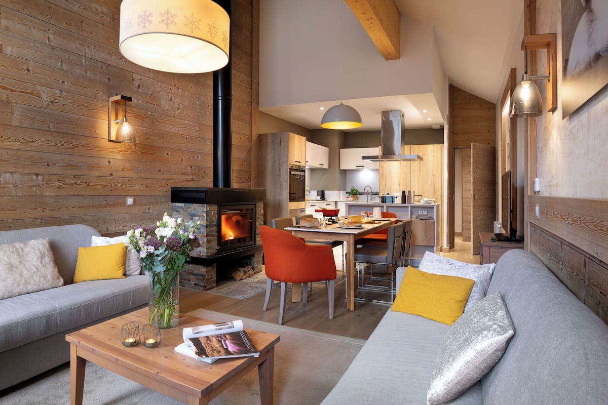 Appartement 8 personnes - 3 chambres - Sauna - Baignoire balnéo - Cheminée - 95 m² | Wohnbereich | Flachbildfernseher