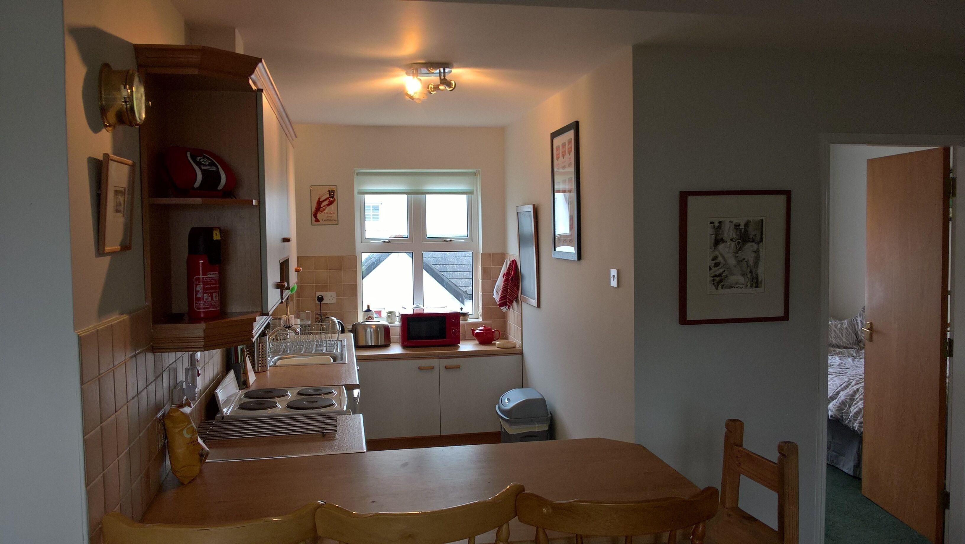 Fridge, microwave, oven, coffee/tea maker