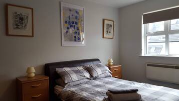 2 bedrooms, iron/ironing board, WiFi, bed sheets