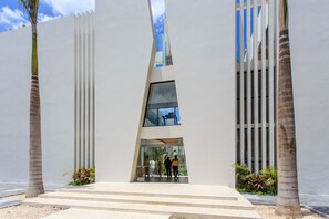 واجهة المنشأة