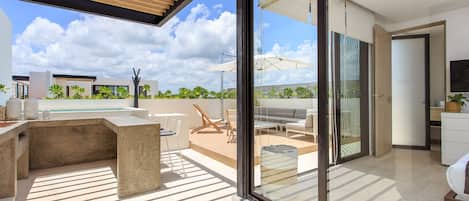 Penthouse Deluxe, acceso a la alberca | Terraza o patio