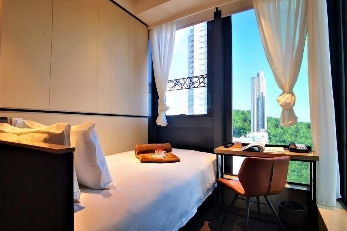 In-room safe, desk, blackout drapes, soundproofing