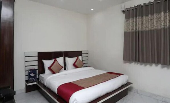 Rollaway beds, free WiFi - Hotel Trio Suites (New Delhi)