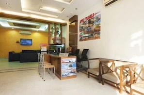 Reception - Hotel Trio Suites (New Delhi)