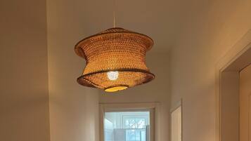 Combined shower/tub, hair dryer, soap, toilet paper